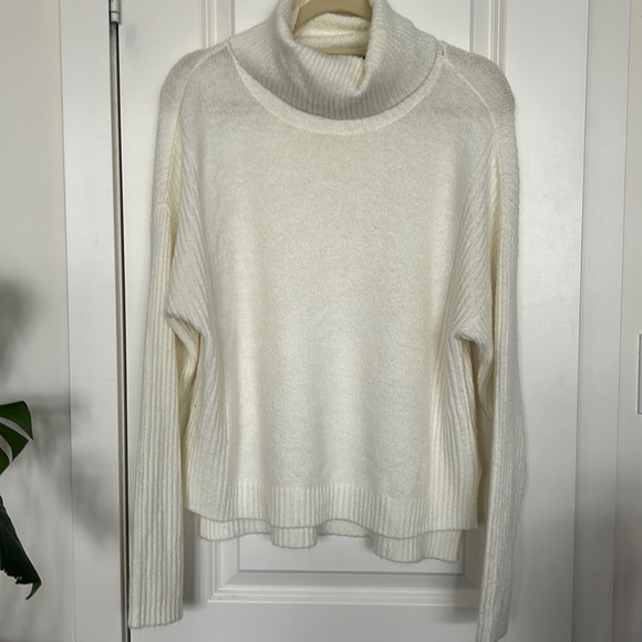 Dynamite turtleneck - Picture 1 of 3